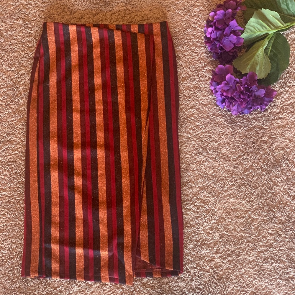MIDI split skirt